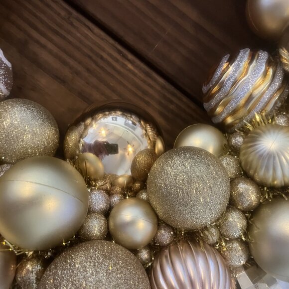 Handmade New GOLDS Shatterproof Ball Wreath Shades of Gold Christmas Wreath - Picture 10 of 14